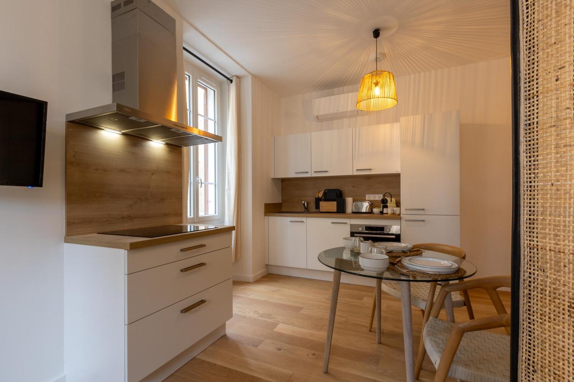 Apartment Paloma - Hypercentre, Clim, Gare A 2 Pas - By Tgb Ajaccio (Corsica)